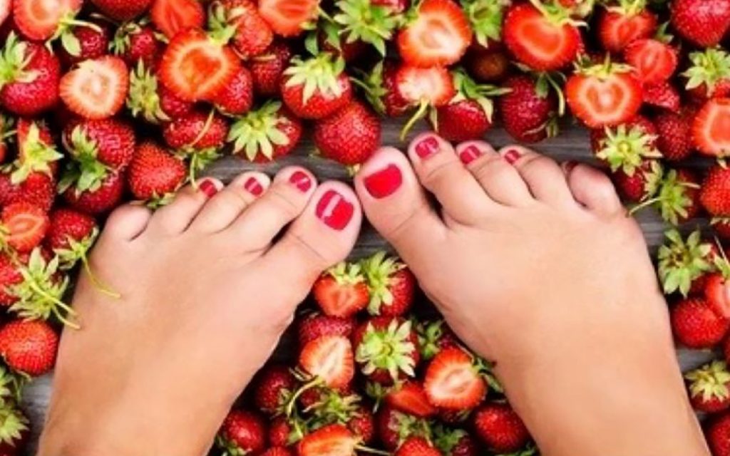 Strawberry Pedicure